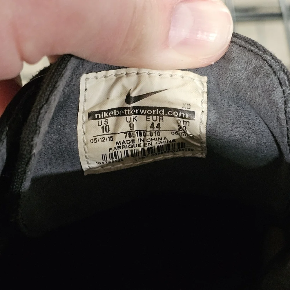 Nike Shoes - Picture 4 of 5